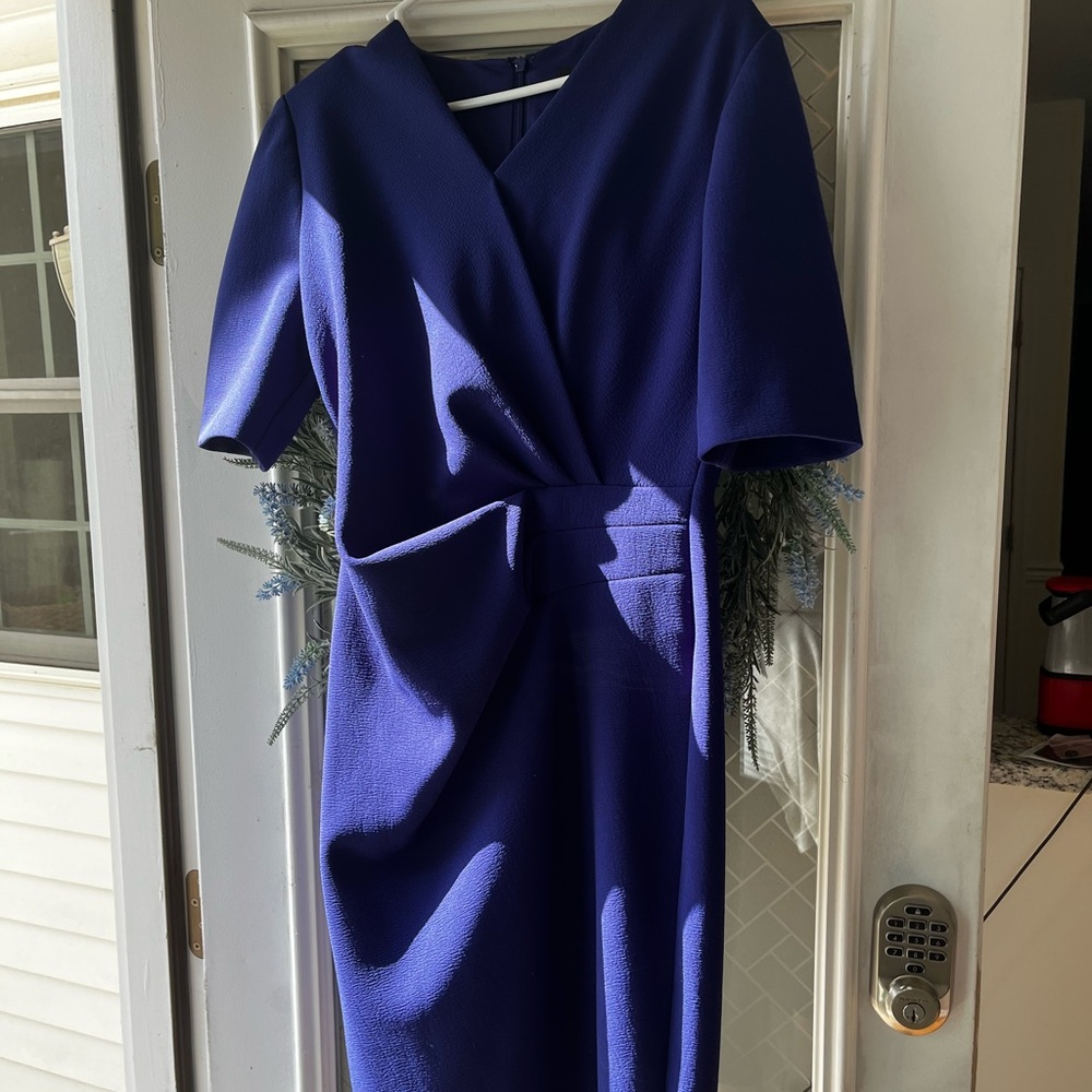 Tahari dresss